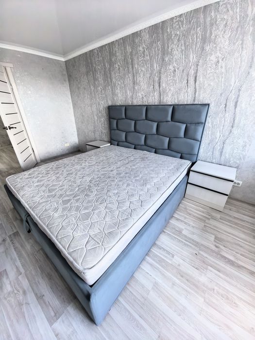 Продам кровать с матрасом