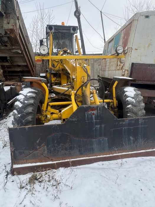 Продается автогрейдер ДЗ 180