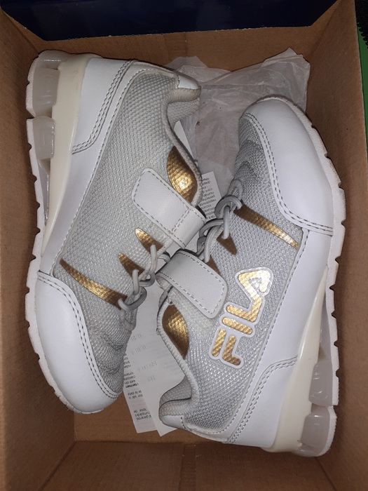 Vând adidași copii fila