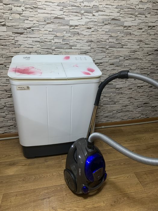 Стиральная машинка и пылесос