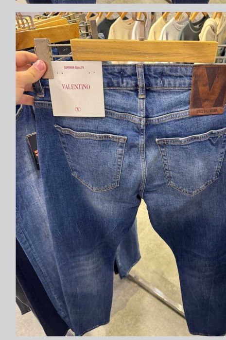 blugi modele noi 2026 VALENTINO