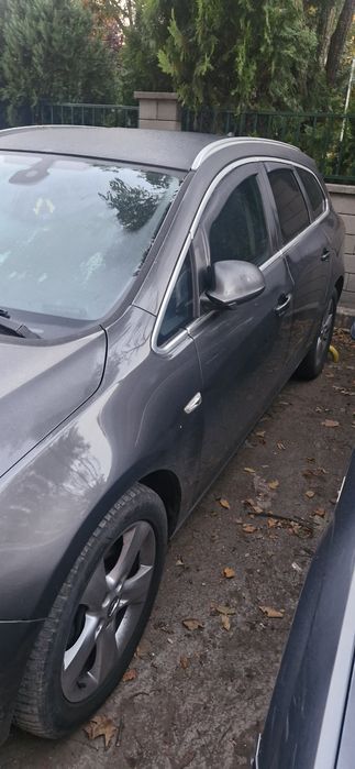 Vând Opel astra j17