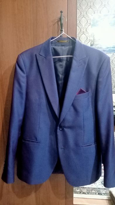 Костюм тройка мужской.