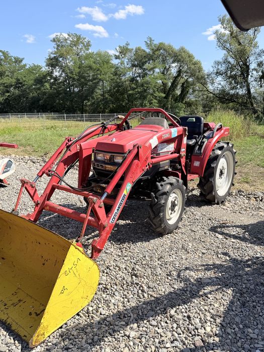 Tractor Japonez Mitsubishi  GS 20  cu incarcator frontal