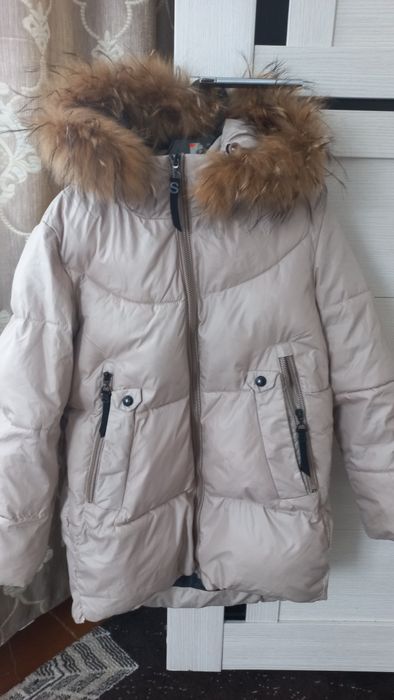 Продам куртку на девочку  бу