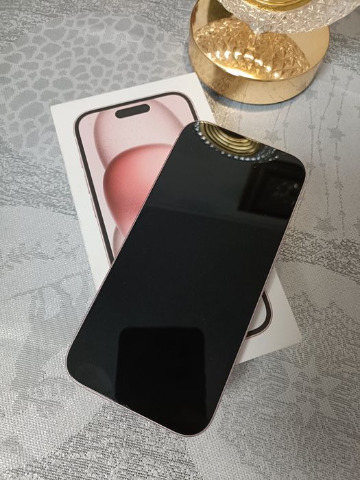 Vând iPhone 15 Pink 128GB