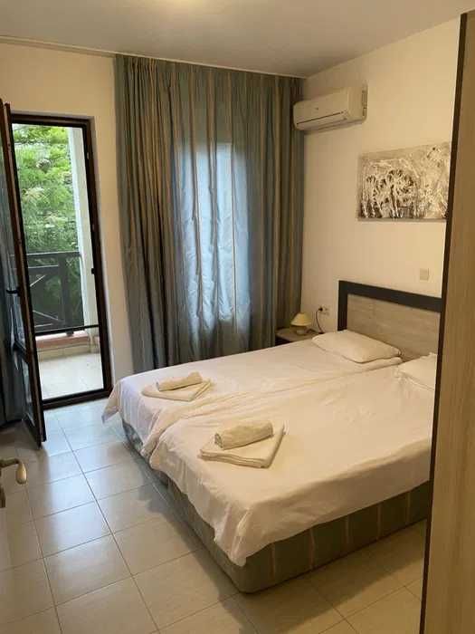 Дава се под наем Тристаен апартамент в Черноморец - 85 кв.м за 250 € - Снимка #3