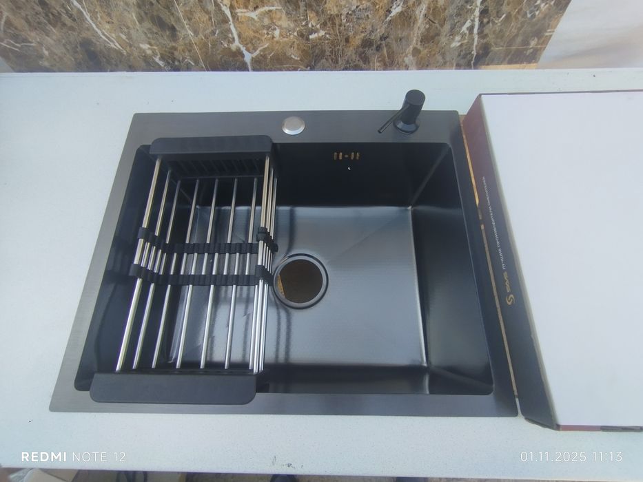 Кухонный мойки и смесители