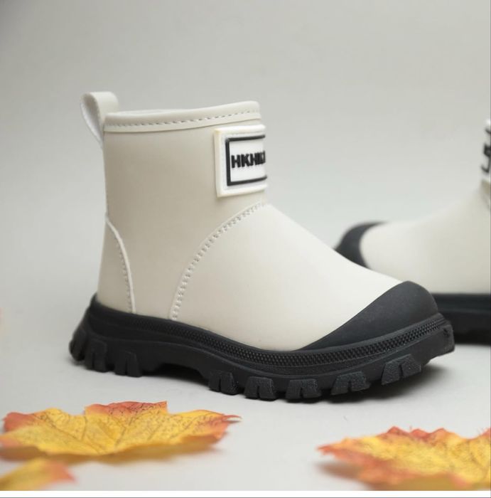 Резиновые сапоги на девочку