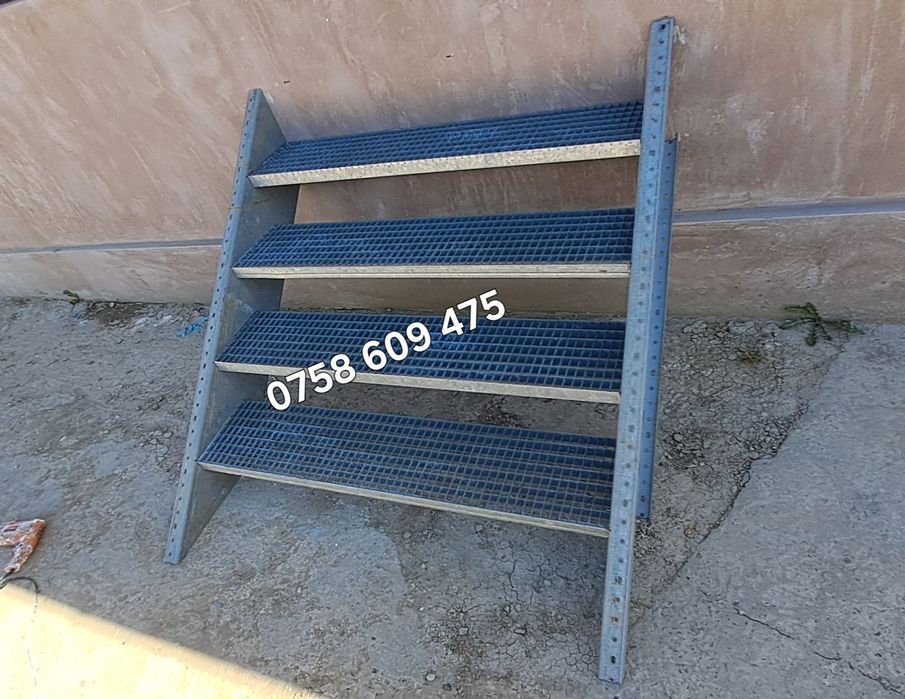 Scări metalice zincate