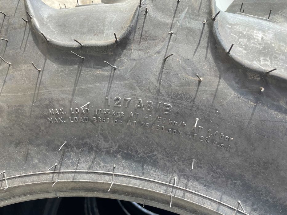 Anvelope de tractor 13.6-28 FIAT livrare rapida 340/85R28 BKT AGRIMAX