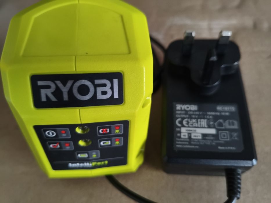 Încărcător Ryobi One+ Intelliport RC18115