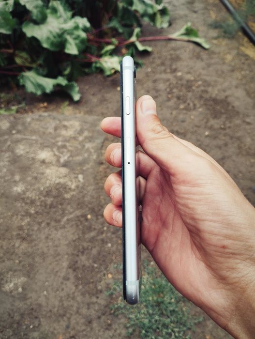 Продам iPhone 6s 64GB