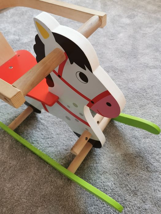 Дървено конче люлка