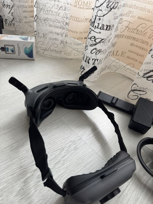 Dji googles integra, rc motion controller 2,2 baterii avata 1 cu dock,avata 1 lovita( pentru piese sau reparat)