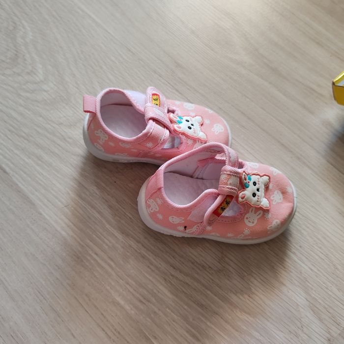 Продам детские макасины