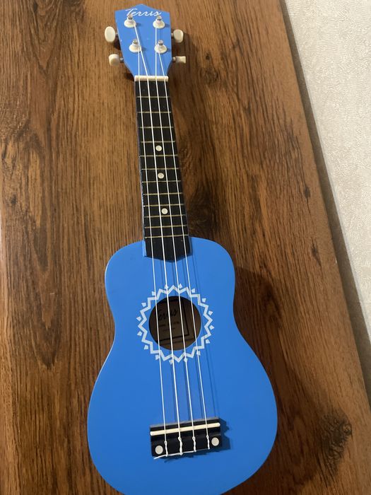 Продам укулеле за 15 тысяч