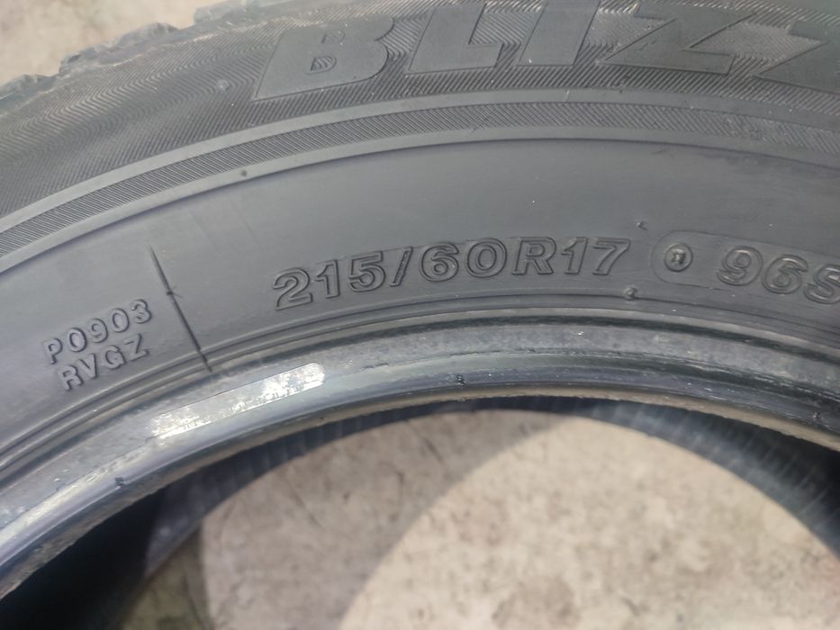 Продам комплект резины 215/60/17