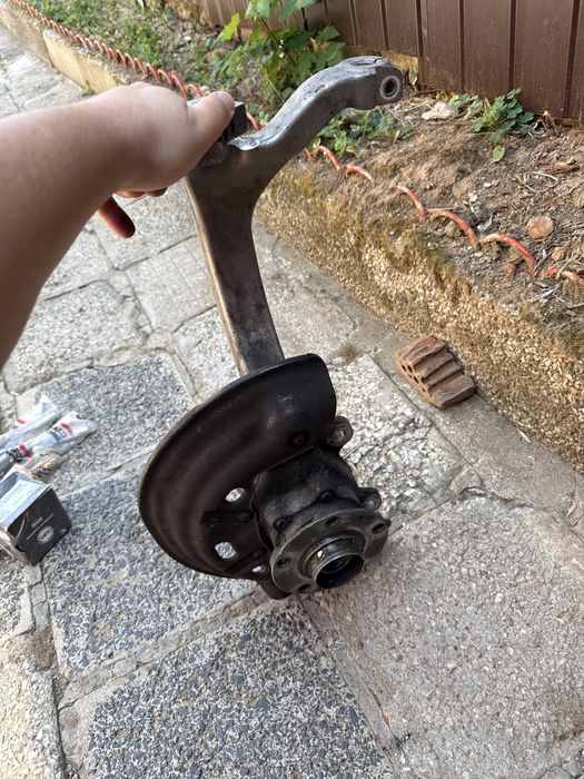 Преден десен шенкел за ауди а8 2005