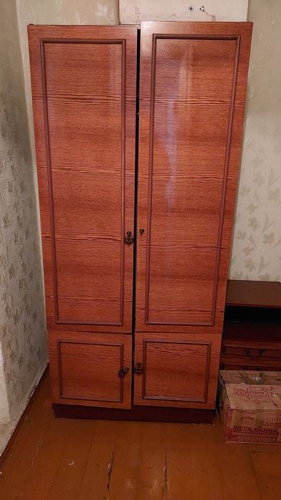 Платяной шкаф двухдверный