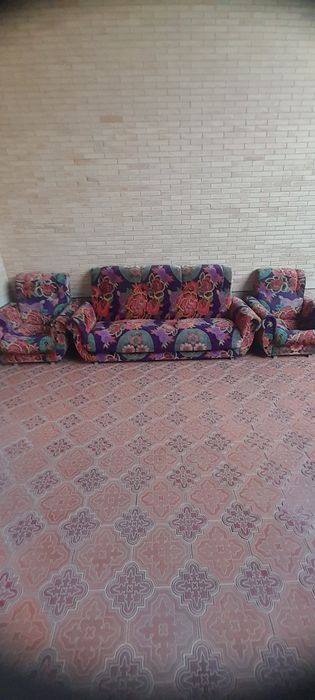 Мягкий диван сотилади