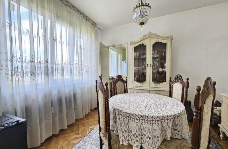 Тристаен апартамент под наем в ж.к. Гео Милев, 2221005