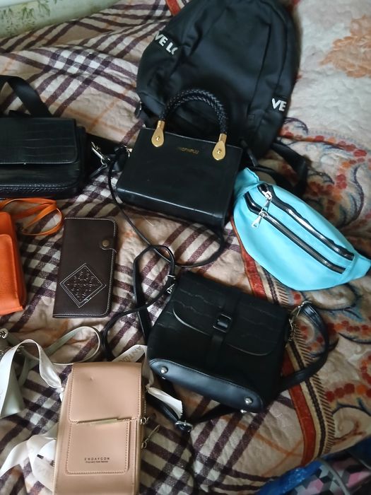 Продам сумки недорого