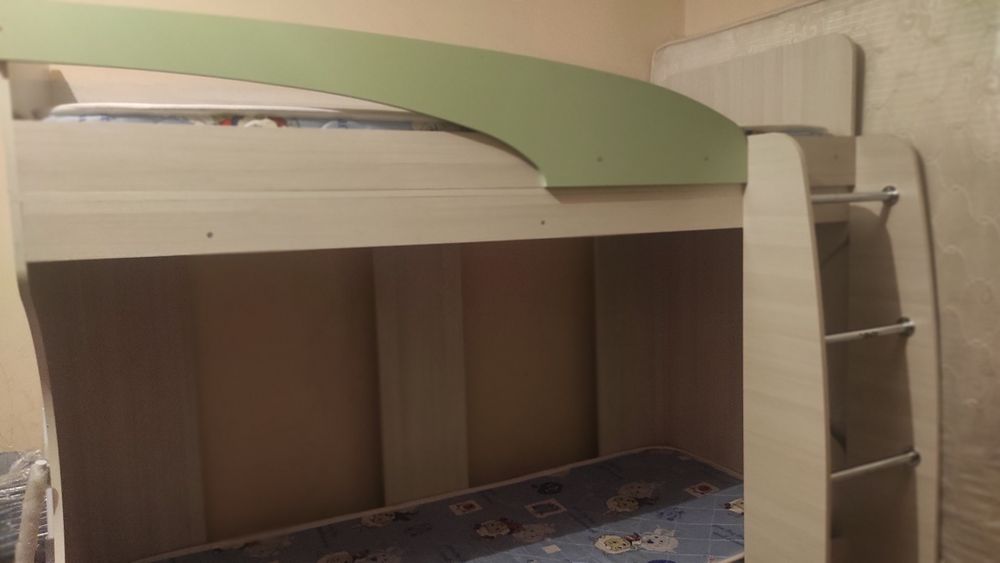 Двухярусная кровать