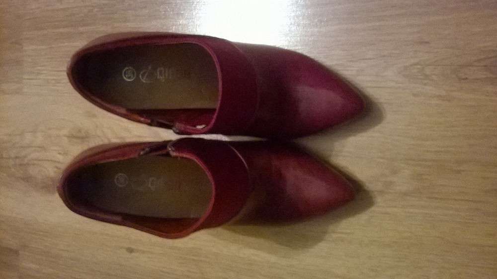 Botine noi din piele naturală