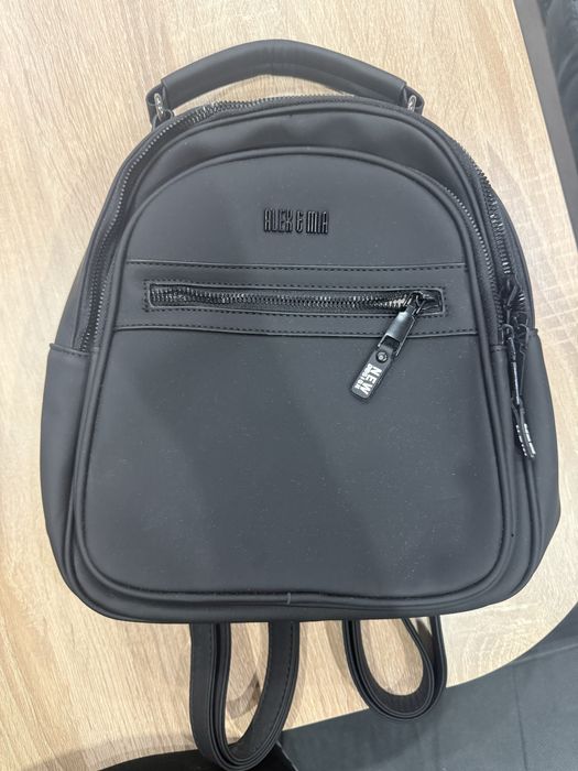 Дамска раничка в черен цвят