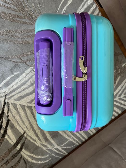 Куфар Емека - твърд , нов