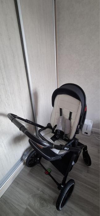 Продам коляску в отличном состояни