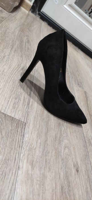 Продаю ИДЕАЛЬНЫЕ туфли-лодочки 36 размера