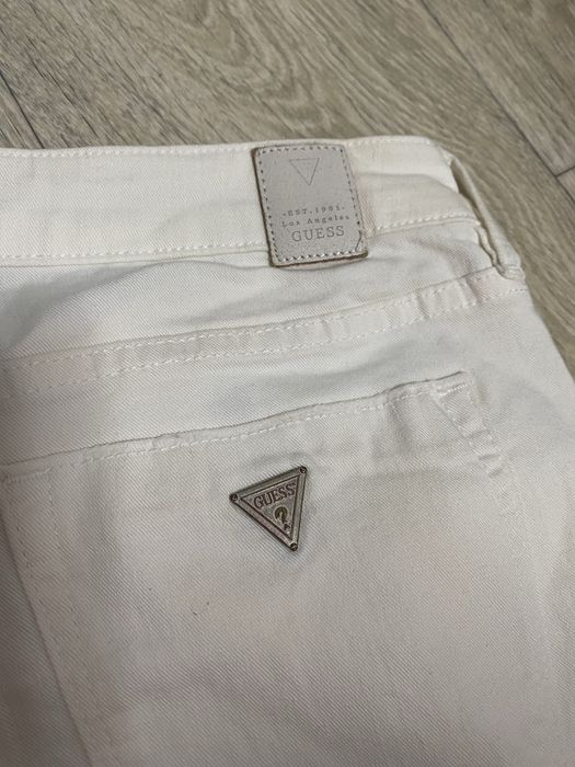 Дънки Guess с мънисти