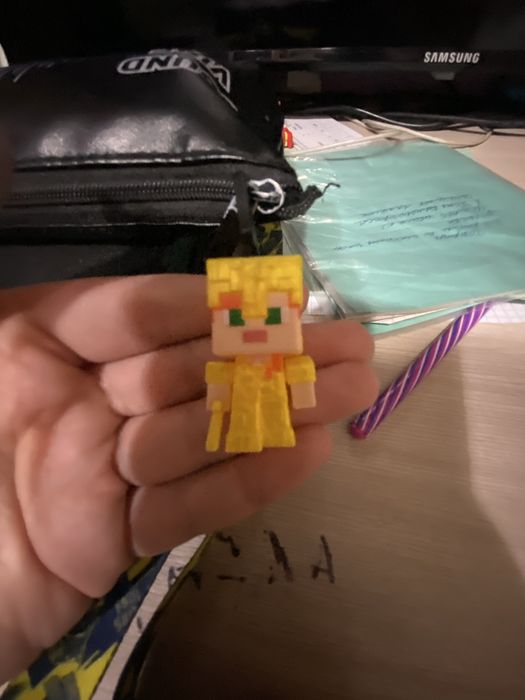 Золотой алекс из киндера майнкрафт