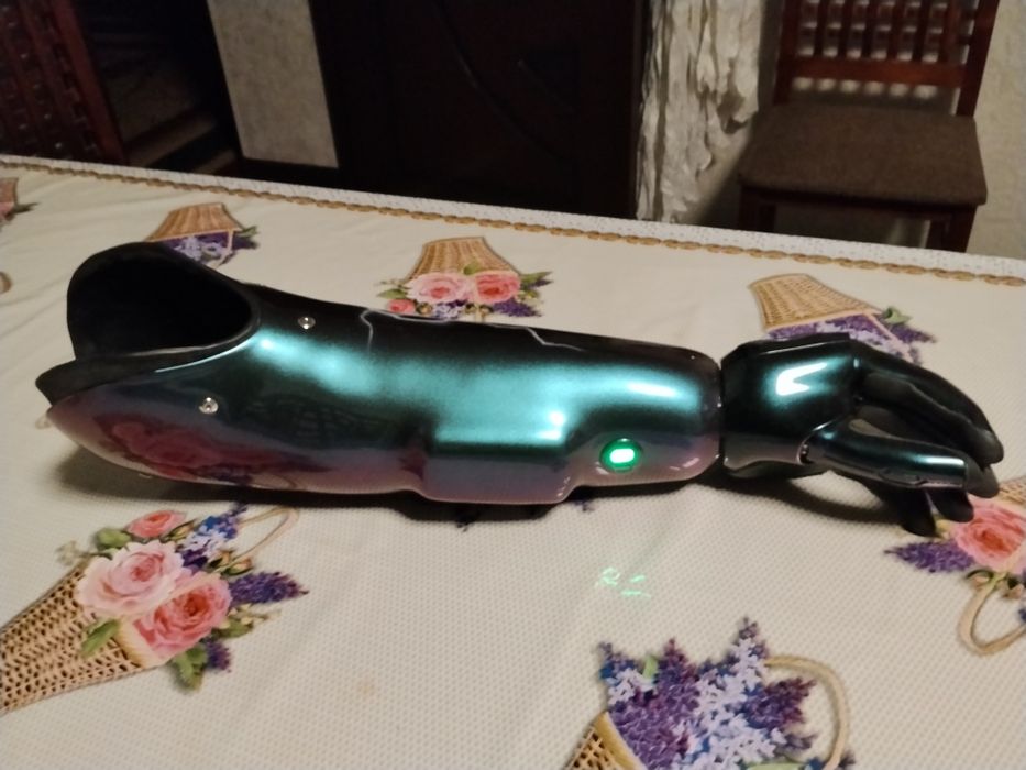 Продам протез левой руки