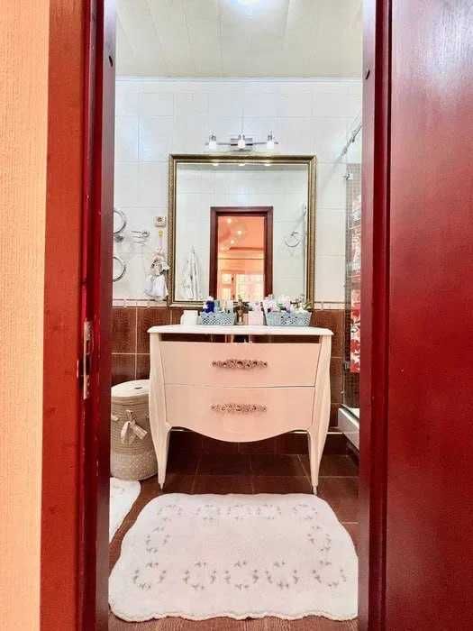 Мирабад центр города ул Ойбек 5 ком 182м2 Евро ремонт;