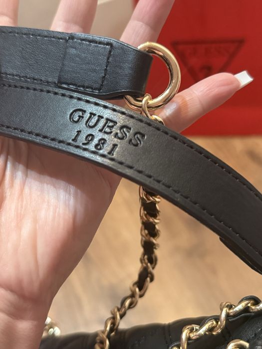 Geanta Guess Dimensiuni 30X17cm