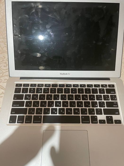 MacBook sotiladi