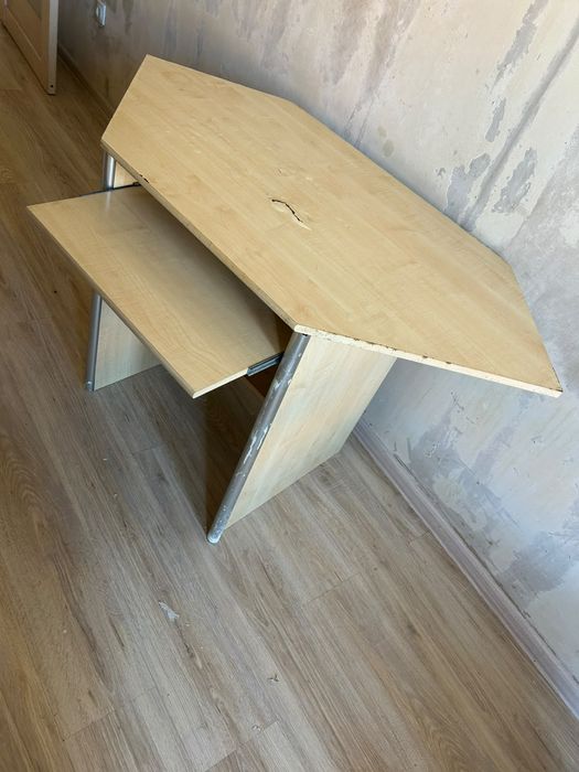 Продам стол, самовывоз