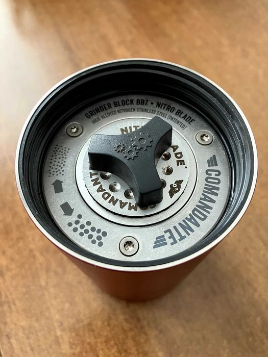 Ръчна кафемелачка COMANDANTE C40 MK3