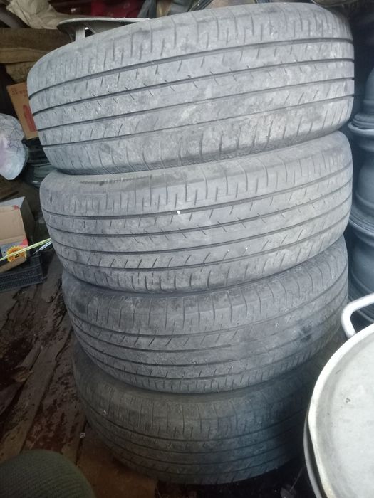 Продам комплект шин