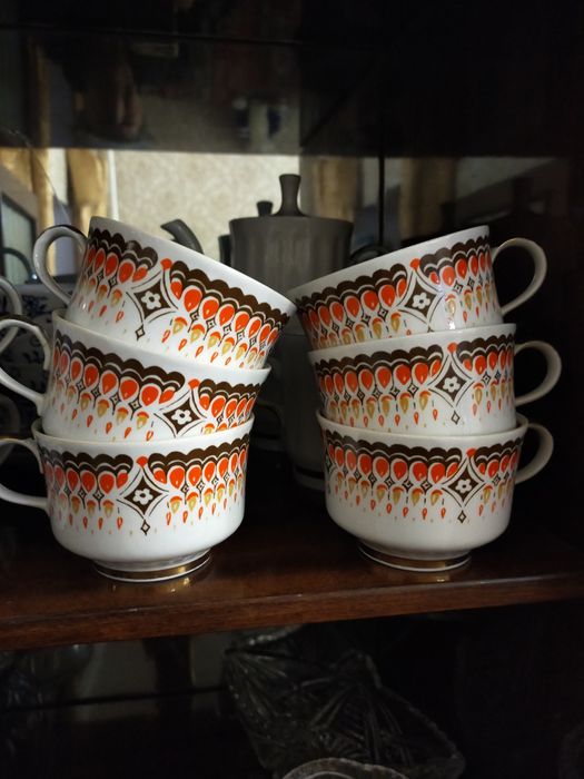 Сервизы чайные, кофейные