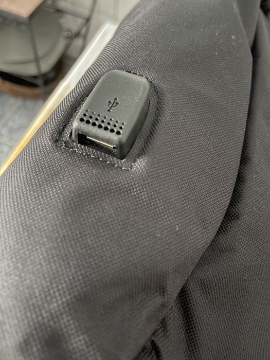 Ghiozdan nou, cu pregatire USB