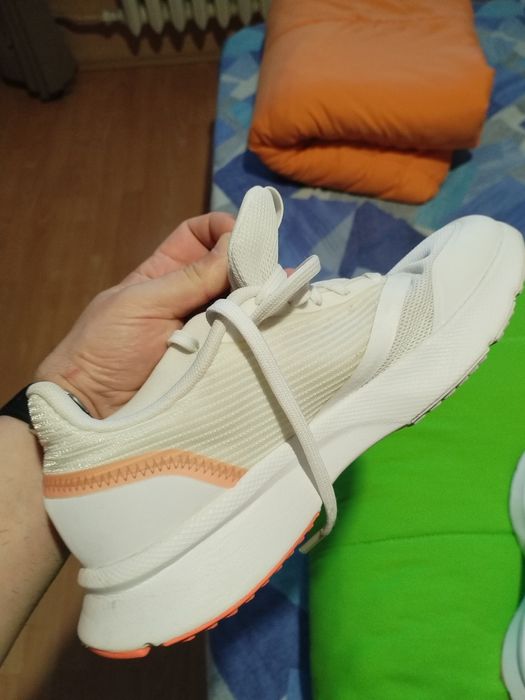 Дамски маратонки Adidas, като нови