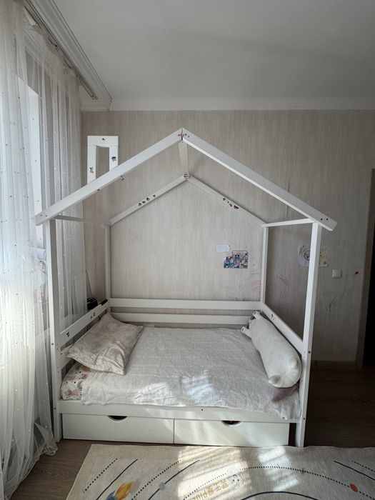 Продается кровать домик