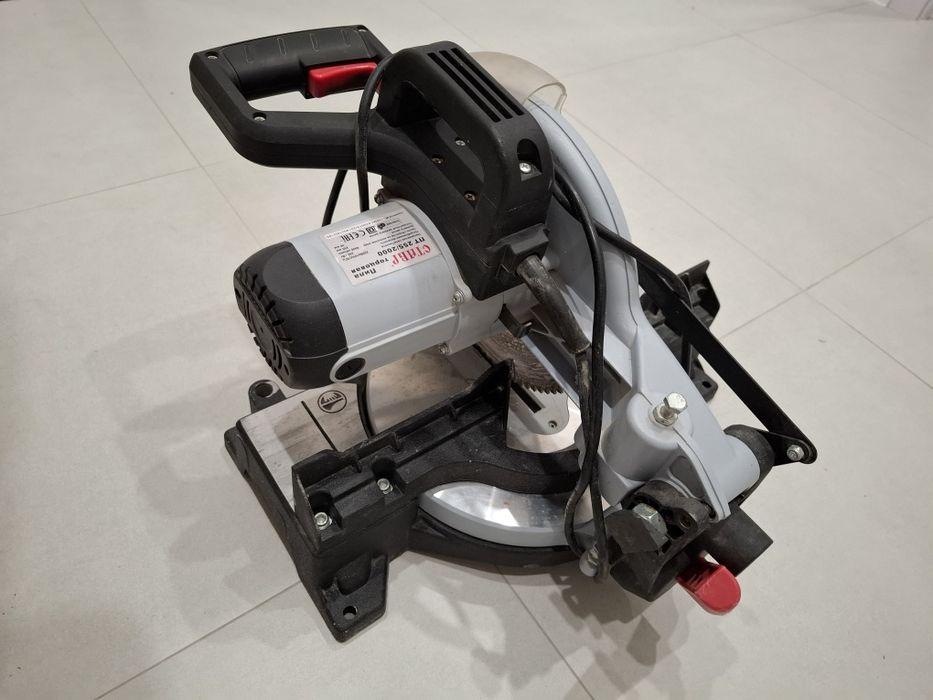 Продам торцовочную пилу СТАВР