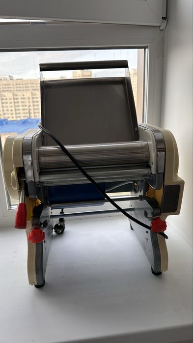 Тестораскаточная машина , лапшерезка