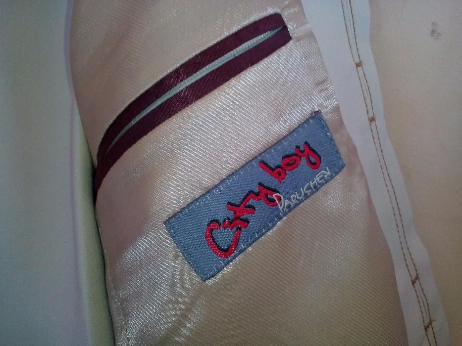 Костюм на " Paruchev"-40 лв. Подарявам риза.