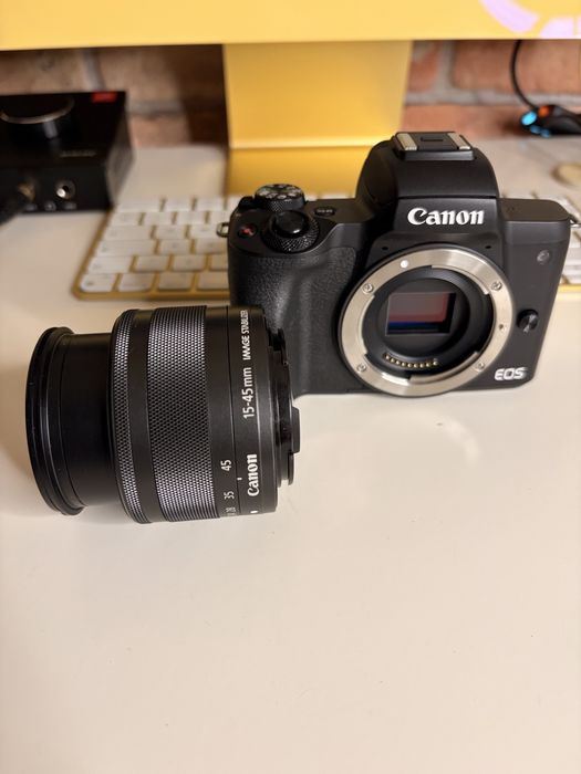 Canon EOS M 50 .